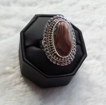 Zilveren ring met Laguna Lace Agaat in bewerkte kop 18 mm